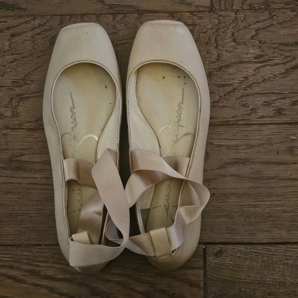 Jessica Simpson ballet flats